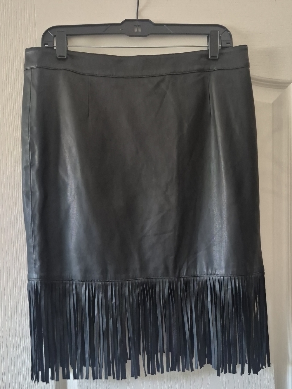 Chelsea & Theodore Black Faux Leather Fringe Skirt Sz L NEW W Tags Ret $98